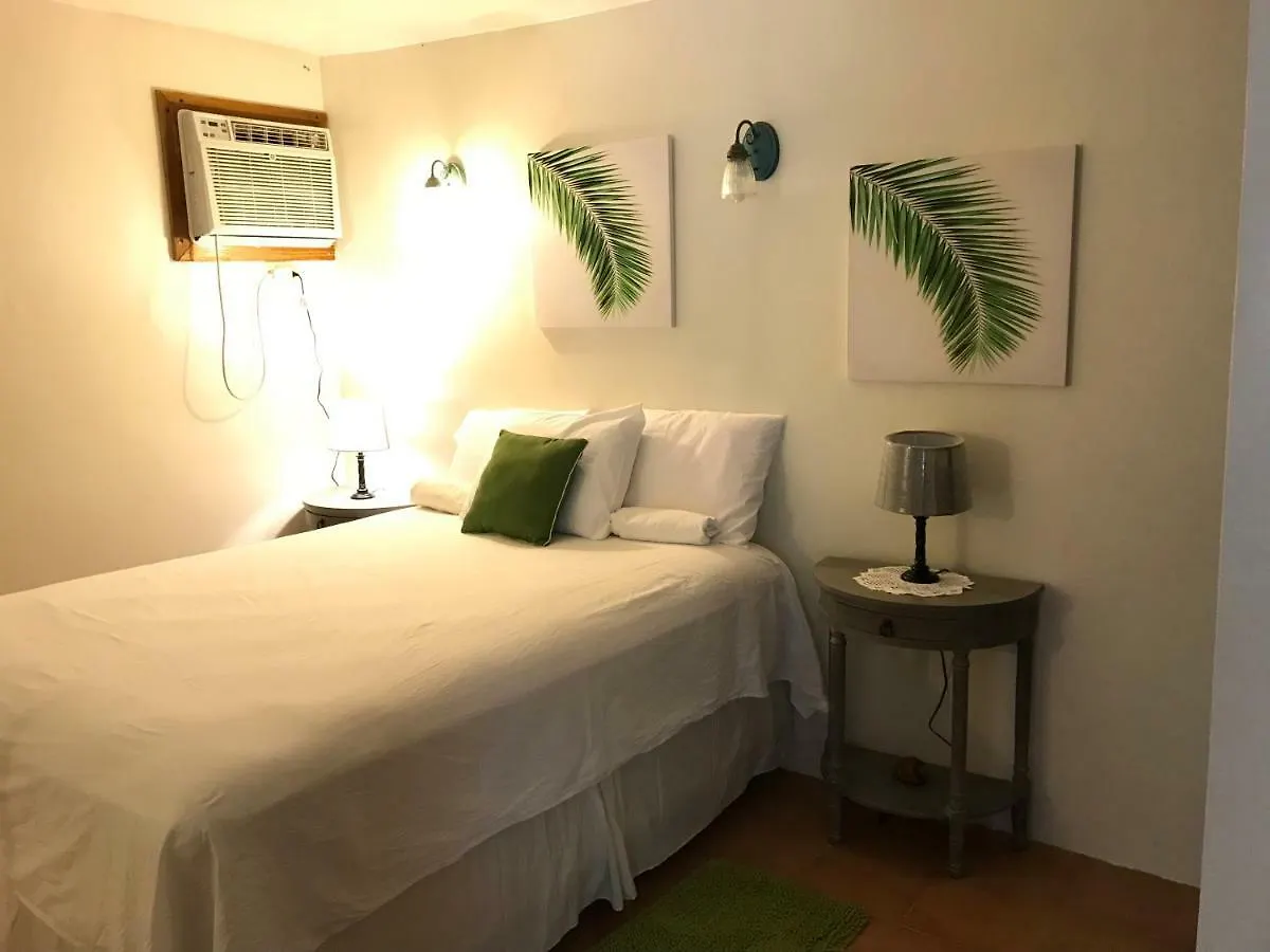 Brisas Del Mar 1/1 Front Beach Apartment Rincon